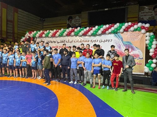 رقابت های لیگ کشتی آزاد و فرنگی نوجوانان و جوانان، چند جانبه کشتی استان تهران (همراه با گزارش تصویری)